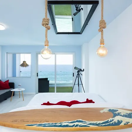 Home2book The Romantic Skyline Of